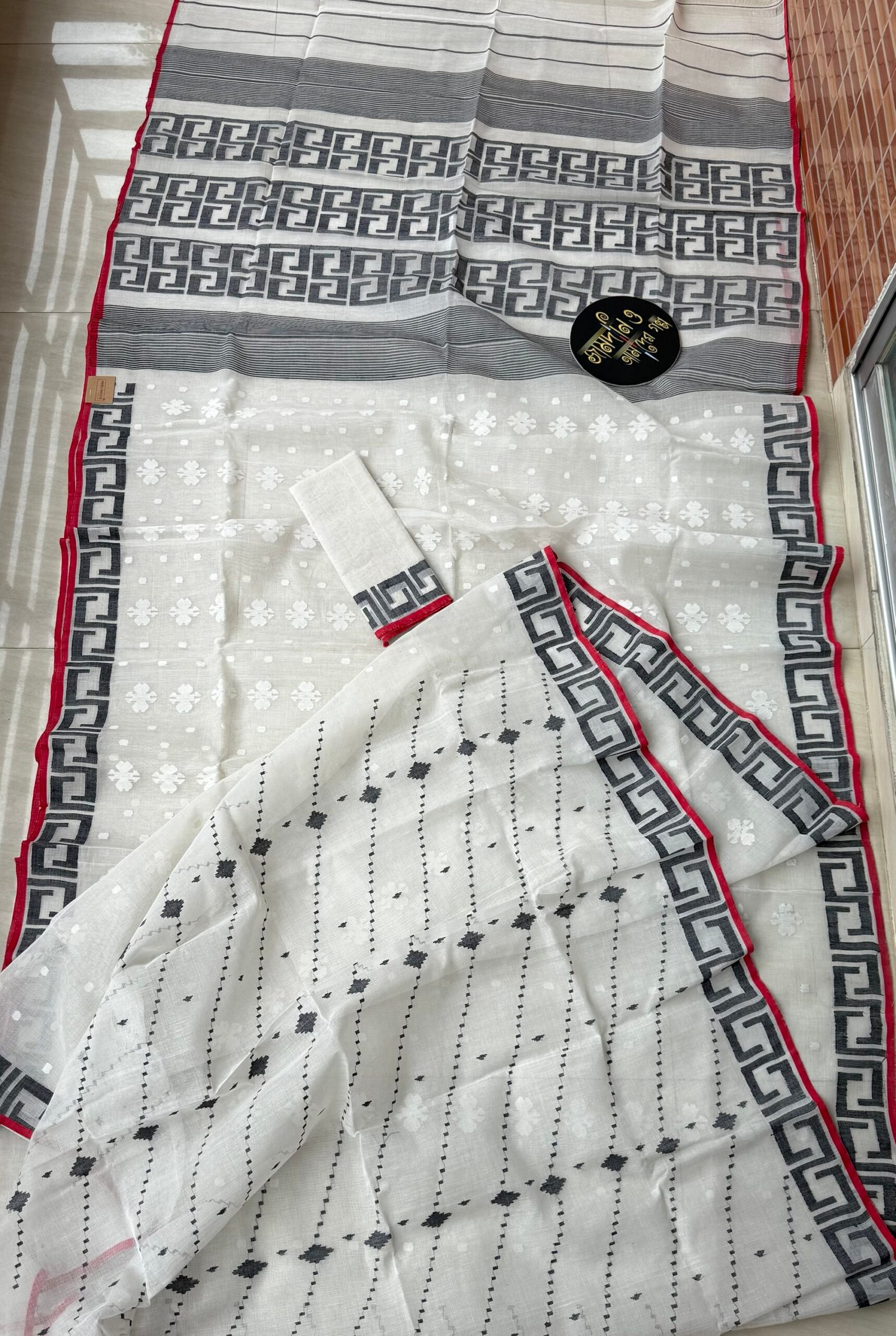 Jamdani Saree Cotton Off White - Image 3